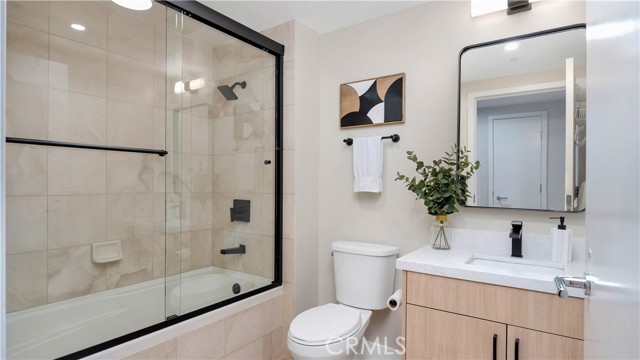 Image 33 of 49 For 3141 Michelson Drive 1202