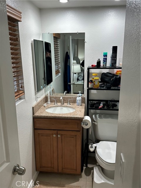 Detail Gallery Image 10 of 13 For 202 Colton St a,  Newport Beach,  CA 92663 - 2 Beds | 2 Baths