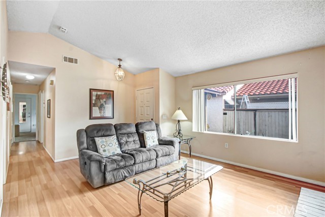 Detail Gallery Image 9 of 26 For 26203 Shadywood, Menifee,  CA 92586 - 2 Beds | 2 Baths