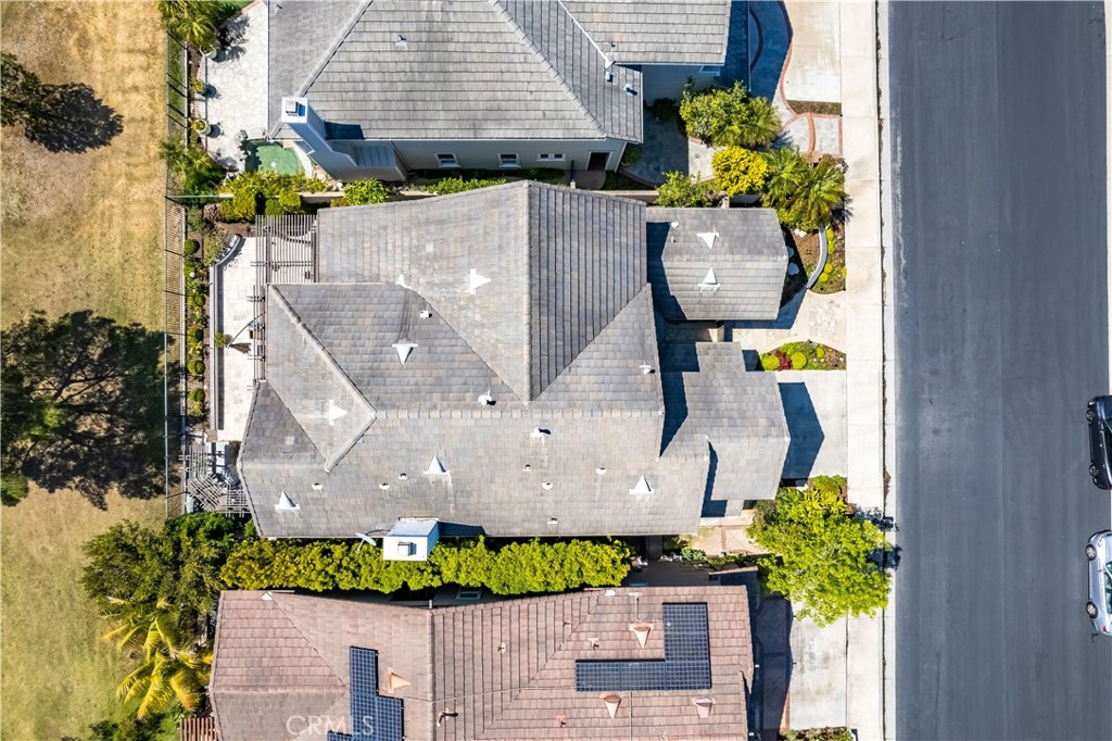 https://media.crmls.org/medias/f931f69c-e475-4410-9b1f-67c1657a87e1.jpg?preset=X-Large