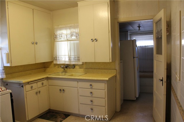 11842 Lindale Street, Norwalk CA: https://media.crmls.org/medias/f9322785-cc57-4b25-a9d7-137548103530.jpg