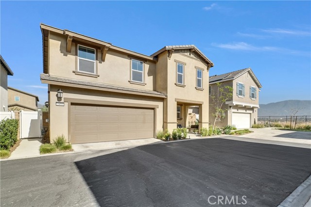 Detail Gallery Image 5 of 49 For 2493 Gunner Ridge Way, Rialto,  CA 92377 - 3 Beds | 2/1 Baths