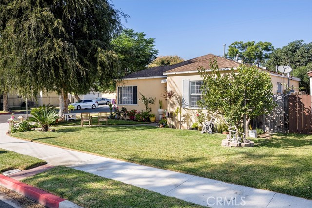 Detail Gallery Image 3 of 37 For 301 E Scott St, Long Beach,  CA 90805 - 3 Beds | 2 Baths