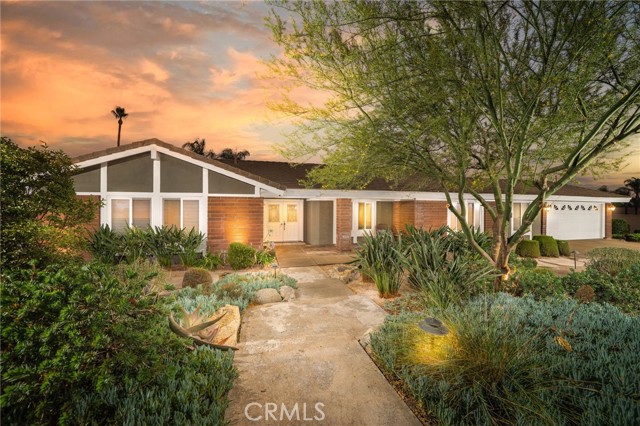 2120 Capuchin Way, Claremont CA: https://media.crmls.org/medias/f932ae20-0bc2-436b-973a-90408bb37ec8.jpg