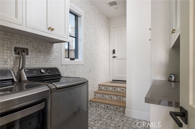 702 Poinsettia Avenue, Corona del Mar CA: https://media.crmls.org/medias/f9336fdf-24d2-4d8b-b713-f0fe18e34efb.jpg