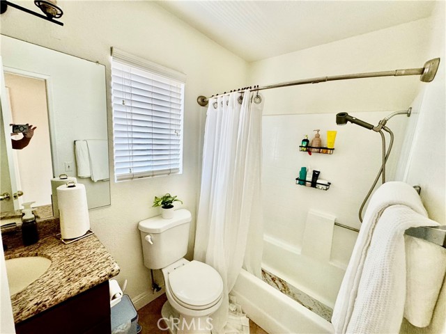 11308 Sherwood Court, Fontana CA: https://media.crmls.org/medias/f933977c-0f23-41c5-a217-f6ee9081a8ea.jpg