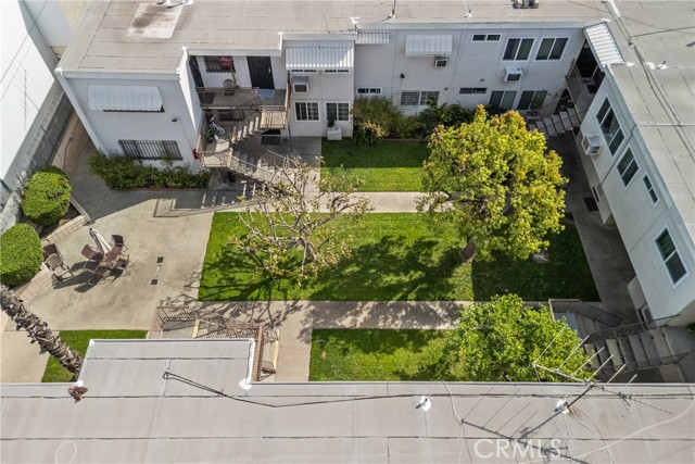 Detail Gallery Image 3 of 26 For 7137 Coldwater Canyon Ave #10,  North Hollywood,  CA 91605 - 2 Beds | 1 Baths
