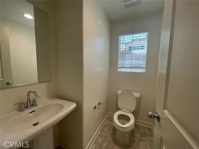 Detail Gallery Image 14 of 16 For 12712 Ironstone Way, Moreno Valley,  CA 92555 - 3 Beds | 2/1 Baths