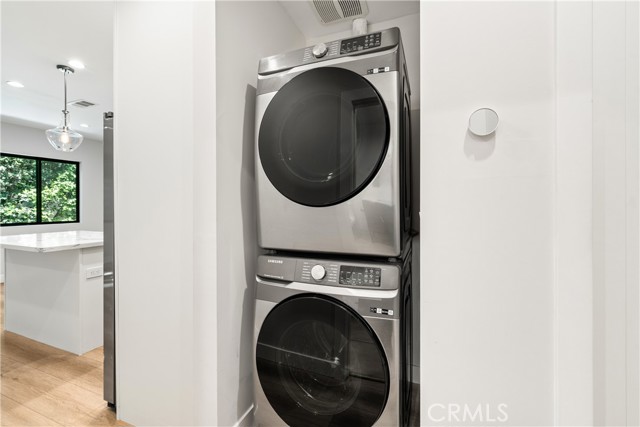 Detail Gallery Image 9 of 28 For 14622 Huston St, Sherman Oaks,  CA 91403 - 5 Beds | 5 Baths