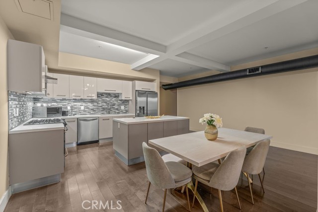 433 Pine Avenue, Long Beach CA: https://media.crmls.org/medias/f9349190-7c23-4dcf-adec-aaa673853309.jpg