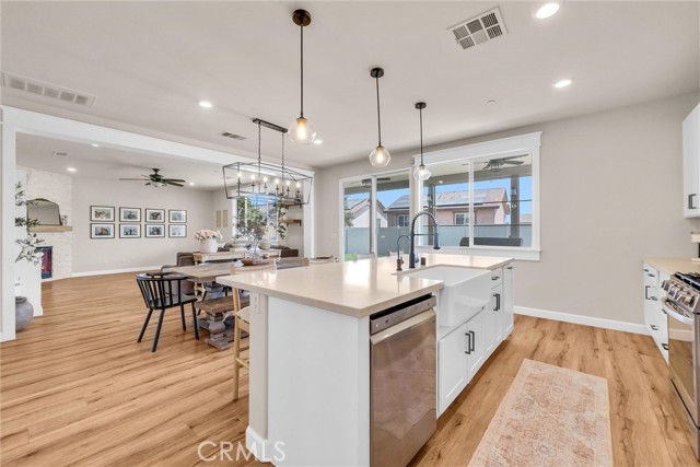 Detail Gallery Image 6 of 34 For 18123 Corktree Dr, San Bernardino,  CA 92407 - 4 Beds | 3 Baths