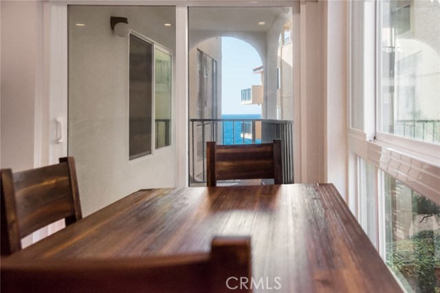 565 Esplanade, Redondo Beach, California 90277, 1 Bedroom Bedrooms, ,1 BathroomBathrooms,Residential,Sold,Esplanade,PV17218278