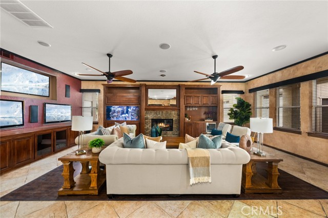 Detail Gallery Image 11 of 21 For 13581 Canyon Crest Rd, Yucaipa,  CA 92399 - 6 Beds | 4 Baths