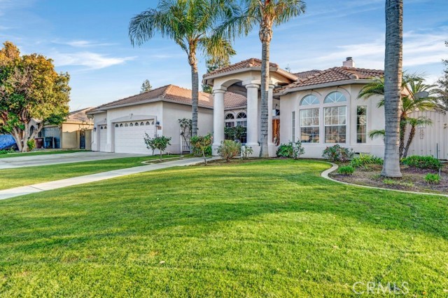 Detail Gallery Image 2 of 38 For 10727 Iron Creek Ave, Bakersfield,  CA 93312 - 4 Beds | 2 Baths