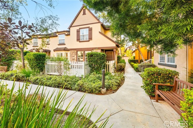 43 Three Vines Court, Ladera Ranch CA: https://media.crmls.org/medias/f935b79f-b4ab-4eb0-b69a-611a8f454347.jpg