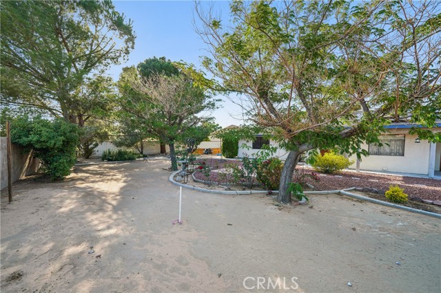13319 Waco Ln, Apple Valley CA: https://media.crmls.org/medias/f935c307-fb5b-4c39-aa66-f14e3e6f3c2e.jpg