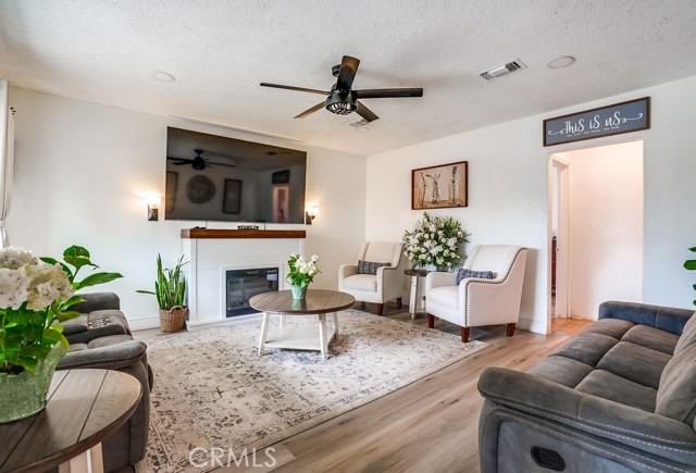 Detail Gallery Image 10 of 38 For 115 N Magnolia Court, Compton,  CA 90220 - 4 Beds | 2 Baths