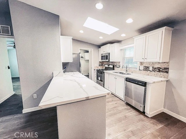 21210 E Arrow Highway, Covina CA: https://media.crmls.org/medias/f93646a5-4492-41ac-b065-28542235095b.jpg