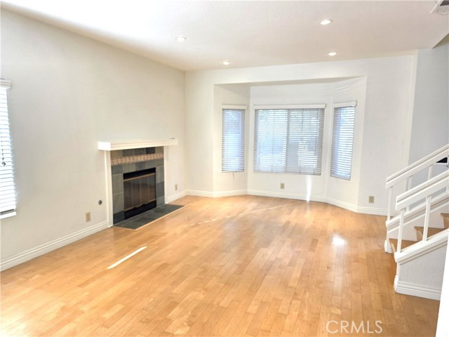 Detail Gallery Image 3 of 29 For 388 Fallingstar, Irvine,  CA 92614 - 3 Beds | 2/1 Baths