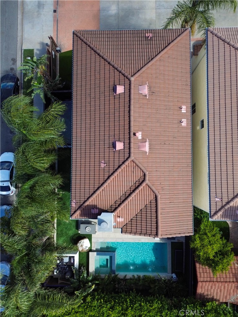 https://media.crmls.org/medias/f93786dd-4770-4052-ae20-c672e864e021.jpg?preset=X-Large