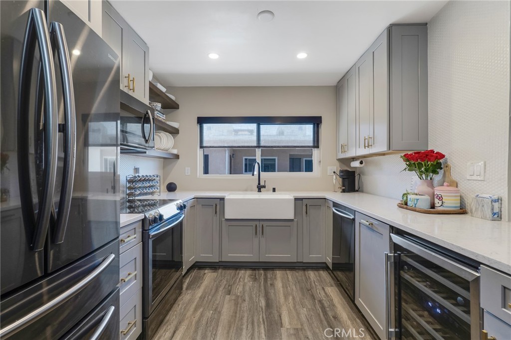 5232 Corteen pl #17