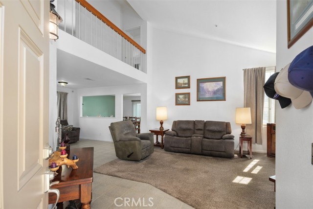 11467 Aberdeen Drive, Fontana CA: https://media.crmls.org/medias/f93910f1-2d99-463b-b3fd-df3d5500cab1.jpg