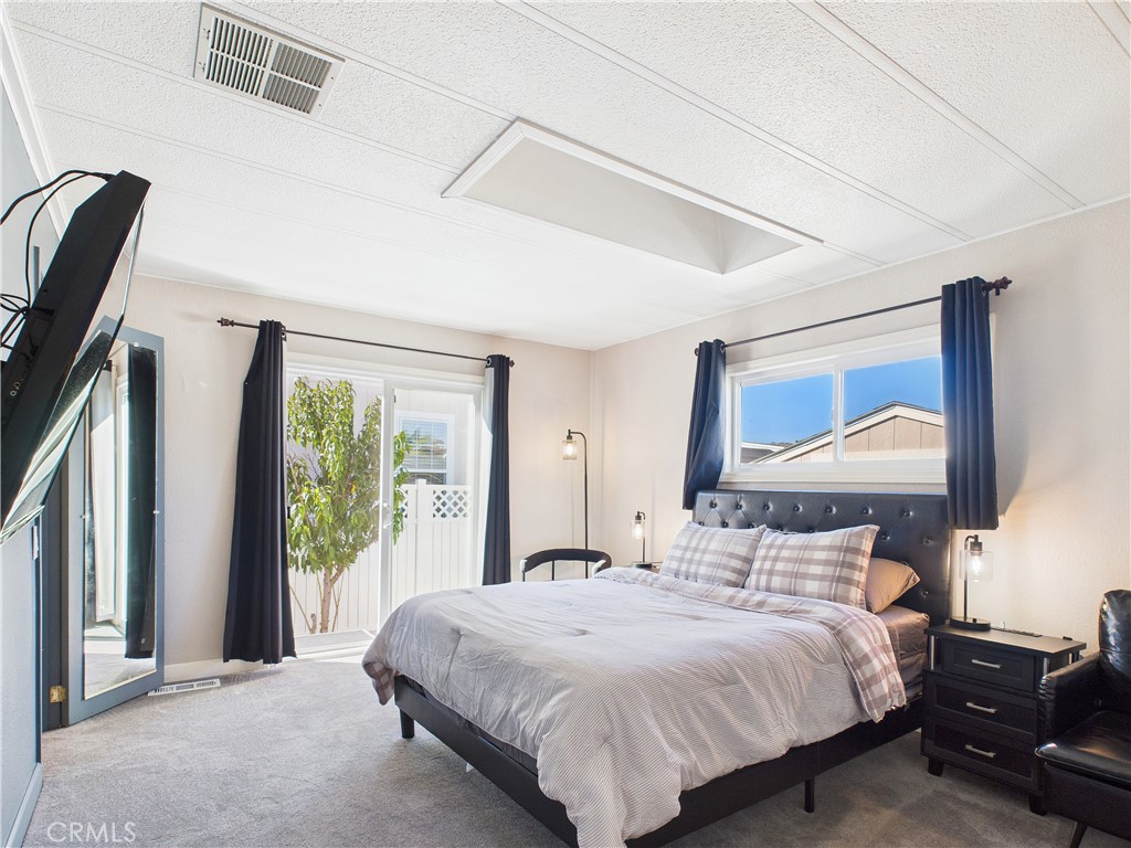 MLS #OC25245628 image #18