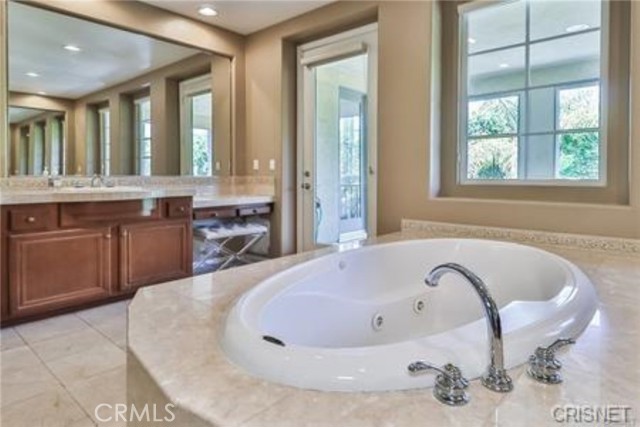 Detail Gallery Image 38 of 51 For 5710 Lyon Ct, Calabasas,  CA 91302 - 5 Beds | 5/1 Baths