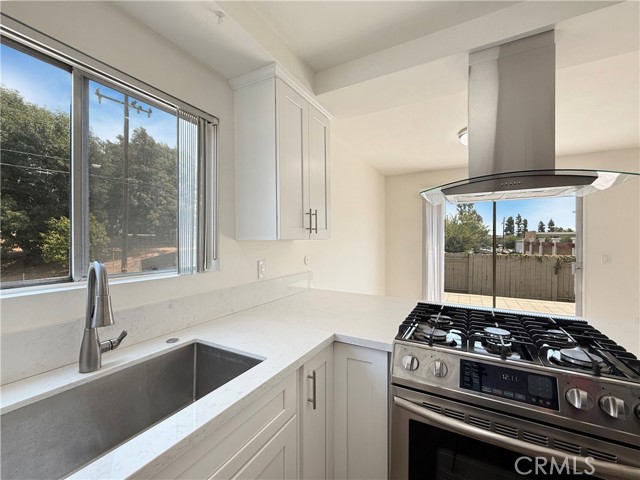 18242 Mandarin Lane, Yorba Linda CA: https://media.crmls.org/medias/f9399b2f-a5e5-445d-9ce9-b0fd8f67e6bd.jpg