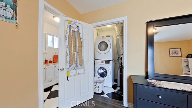 5633 Denny photo 34