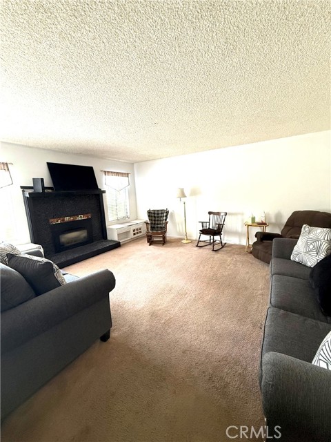 27247 San Jose Avenue, Madera CA: https://media.crmls.org/medias/f939ee0f-349f-49d3-8d73-a510f26f54cb.jpg