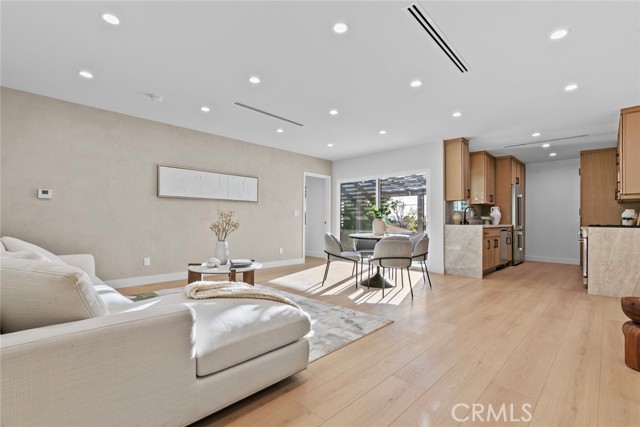 Detail Gallery Image 6 of 47 For 3141 N Frederic, Burbank,  CA 91504 - 3 Beds | 2 Baths