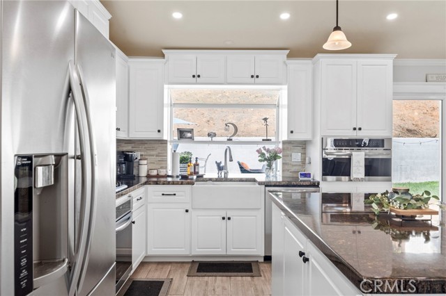 5828 Quiroz, Jurupa Valley CA: https://media.crmls.org/medias/f93a43f5-aa8c-412e-96e0-b971d7e9cb19.jpg