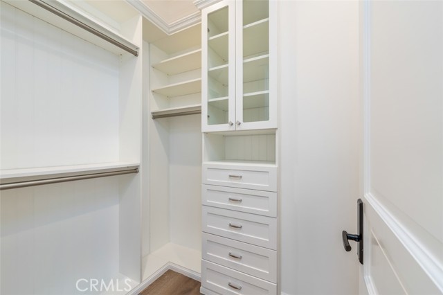 Detail Gallery Image 26 of 59 For 20701 Dumont St, Woodland Hills,  CA 91364 - 8 Beds | 9 Baths