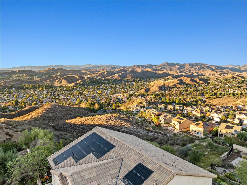 https://media.crmls.org/medias/f93bc977-09c3-4eb1-b1e3-098ad2c43c75.jpg?preset=X-Large