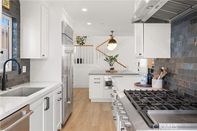 Detail Gallery Image 16 of 60 For 315 Lugonia St, Newport Beach,  CA 92663 - 4 Beds | 4 Baths