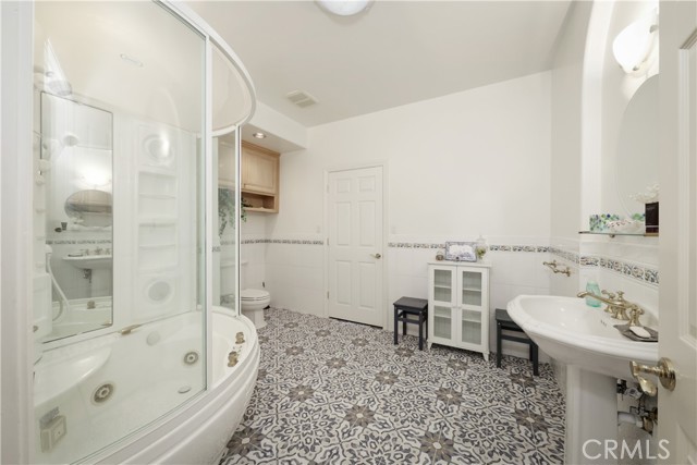 Detail Gallery Image 32 of 54 For 7301 Calle Sagrada, Bakersfield,  CA 93309 - 5 Beds | 4 Baths