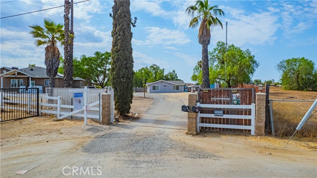 Detail Gallery Image 11 of 75 For 21981 Palm Ln, Perris,  CA 92570 - 8 Beds | 5 Baths