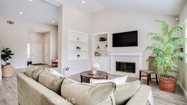 Detail Gallery Image 17 of 73 For 5005 Grand Ave, Montclair,  CA 91763 - 3 Beds | 2/1 Baths