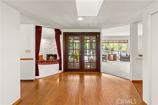 Entry Way Looking Toward Back Yard