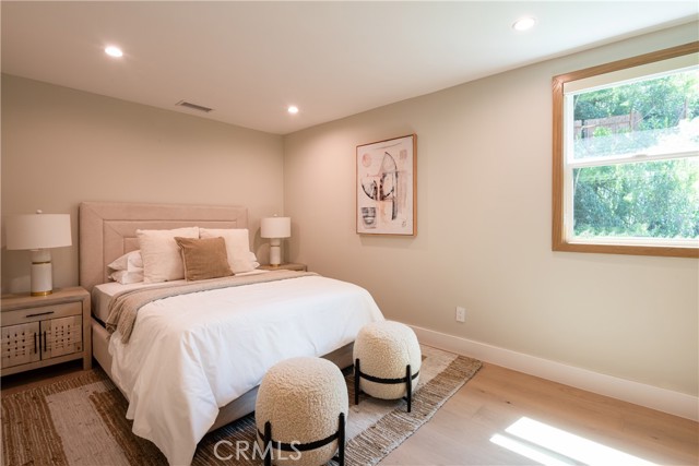Detail Gallery Image 22 of 34 For 3977 Oeste Ave, Studio City,  CA 91604 - 3 Beds | 2/1 Baths