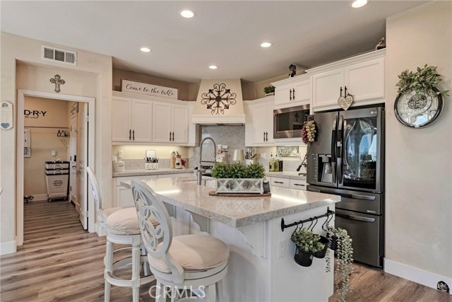 Detail Gallery Image 11 of 54 For 19639 Ellis Henry Ct, Newhall,  CA 91321 - 4 Beds | 3 Baths