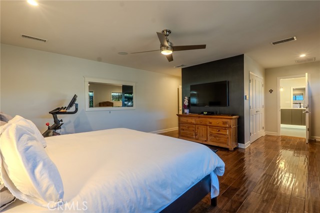 Detail Gallery Image 22 of 36 For 17928 Sunburst St, –,  CA 91325 - 3 Beds | 3 Baths