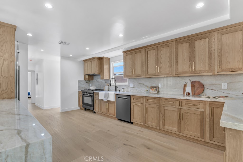 MLS #OC26196346 image #11
