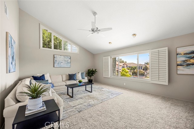 45 Colonial, Irvine CA: https://media.crmls.org/medias/f940dcc6-f96e-4932-bdea-26e4c0df7660.jpg