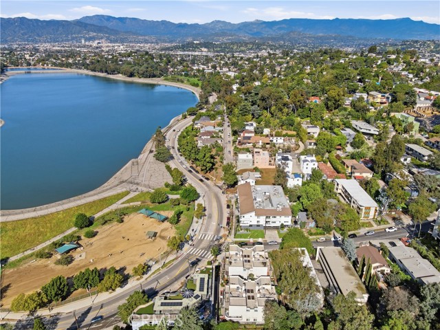 Image 22 of 26 For 2364 Duane Street 5