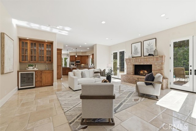 Detail Gallery Image 10 of 59 For 1852 Sharon, Santa Ana,  CA 92705 - 5 Beds | 4/1 Baths