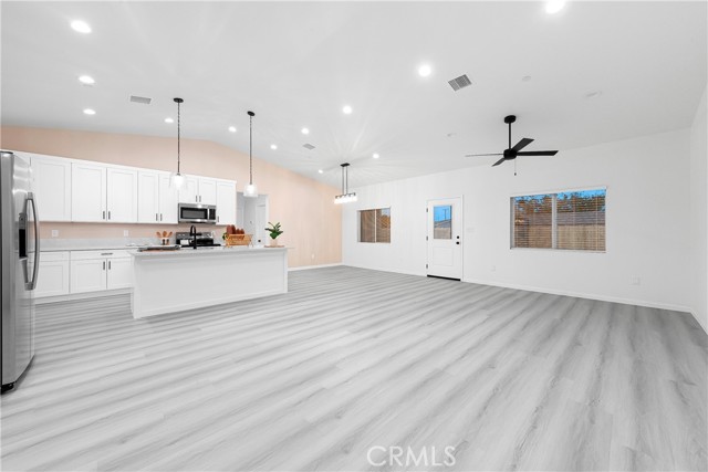 Detail Gallery Image 9 of 26 For 20312 81st St, California City,  CA 93505 - 4 Beds | 2 Baths