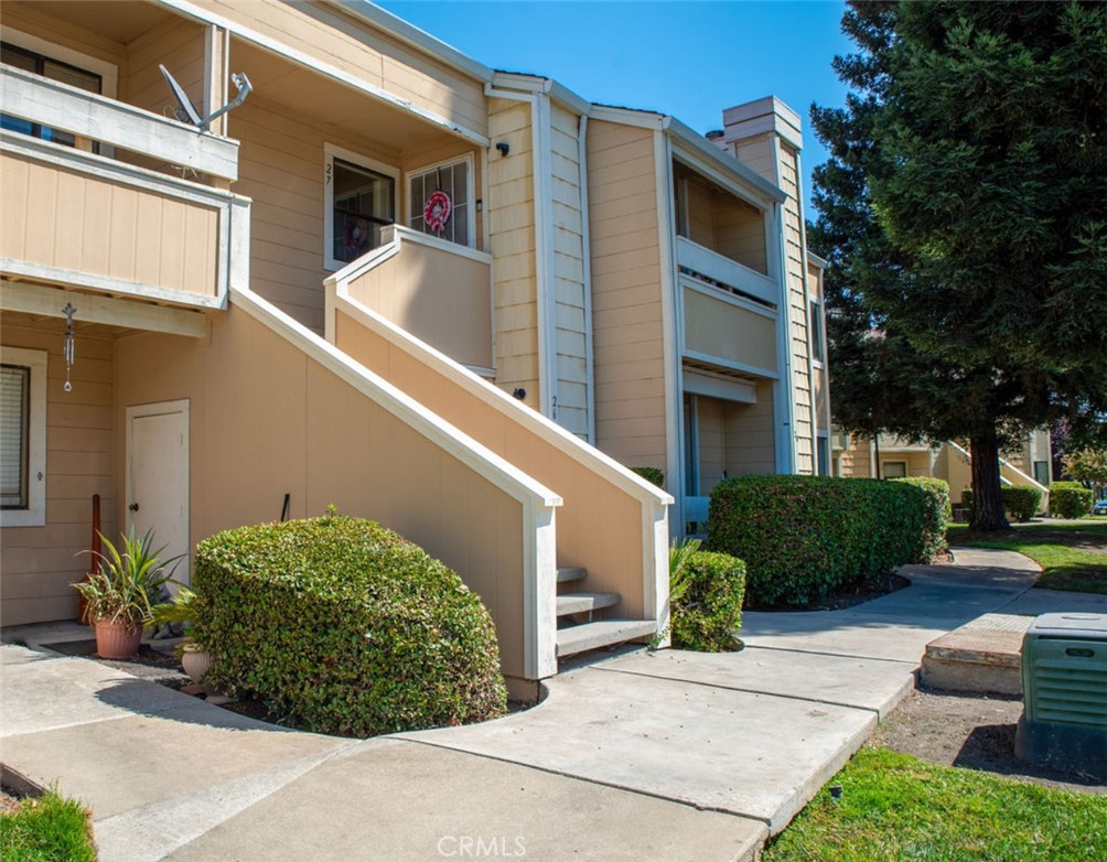 1545 Pyrenees Avenue #27