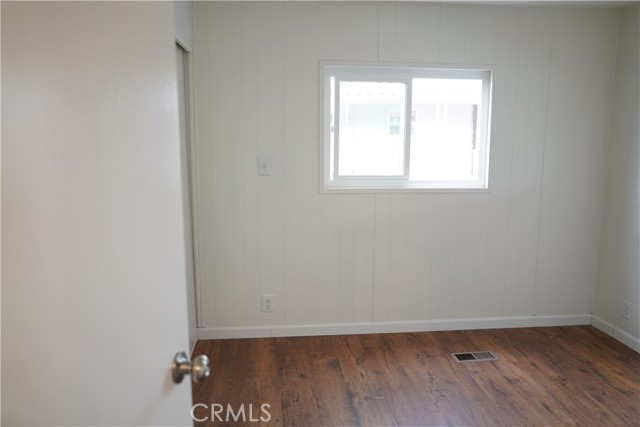 9391 California Ave, Riverside CA: https://media.crmls.org/medias/f942db9e-70a7-439d-8543-37ea9435681d.jpg